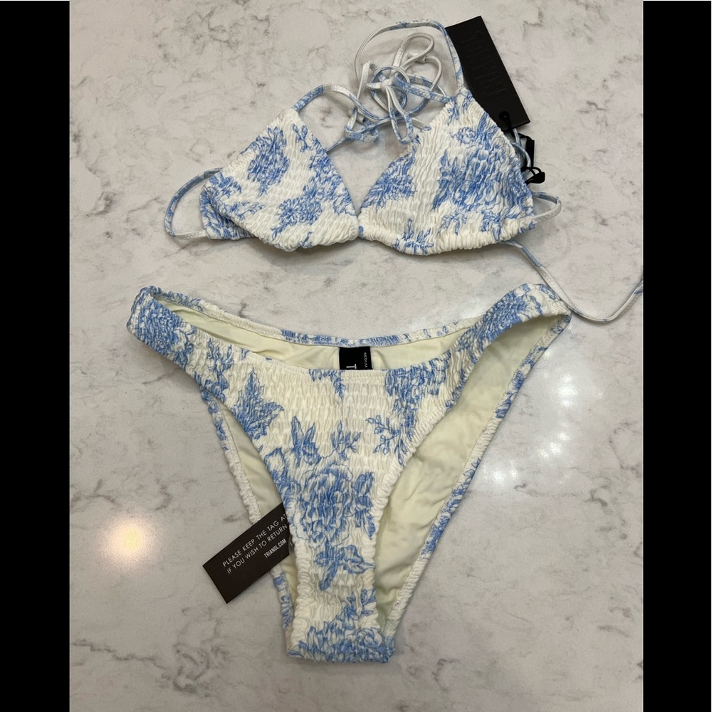 Triangl bikini. NWT. Light blue floral.